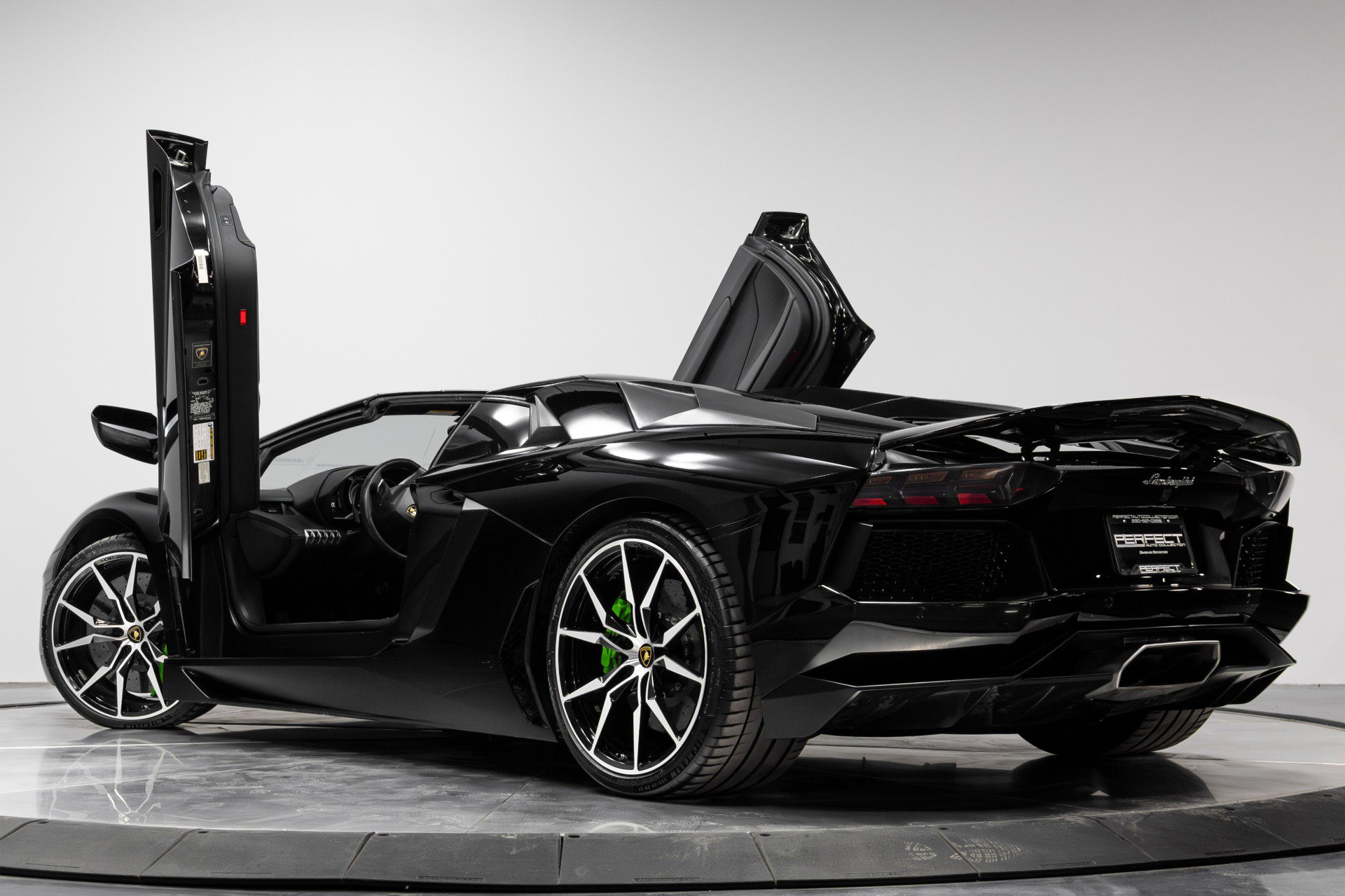 Used 2015 Lamborghini Aventador LP 700-4 image 42