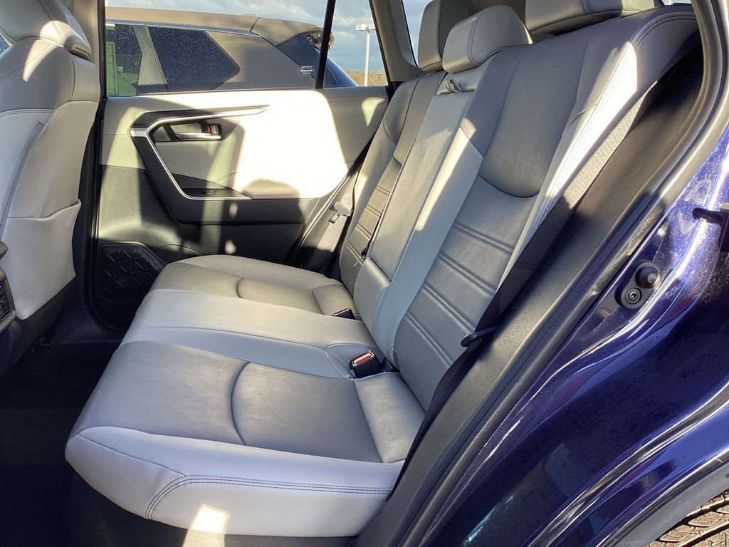 Used 2022 Toyota RAV4 XLE Premium AWD/4WD image 16