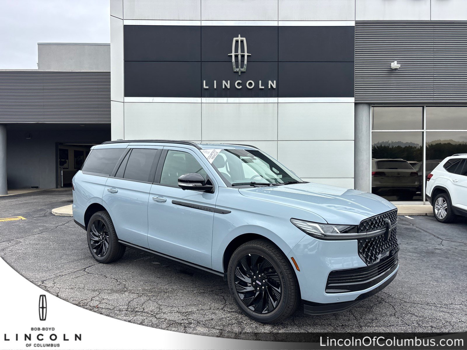 New 2026 Lincoln Navigator Reserve w/ Jet Appearance Package
