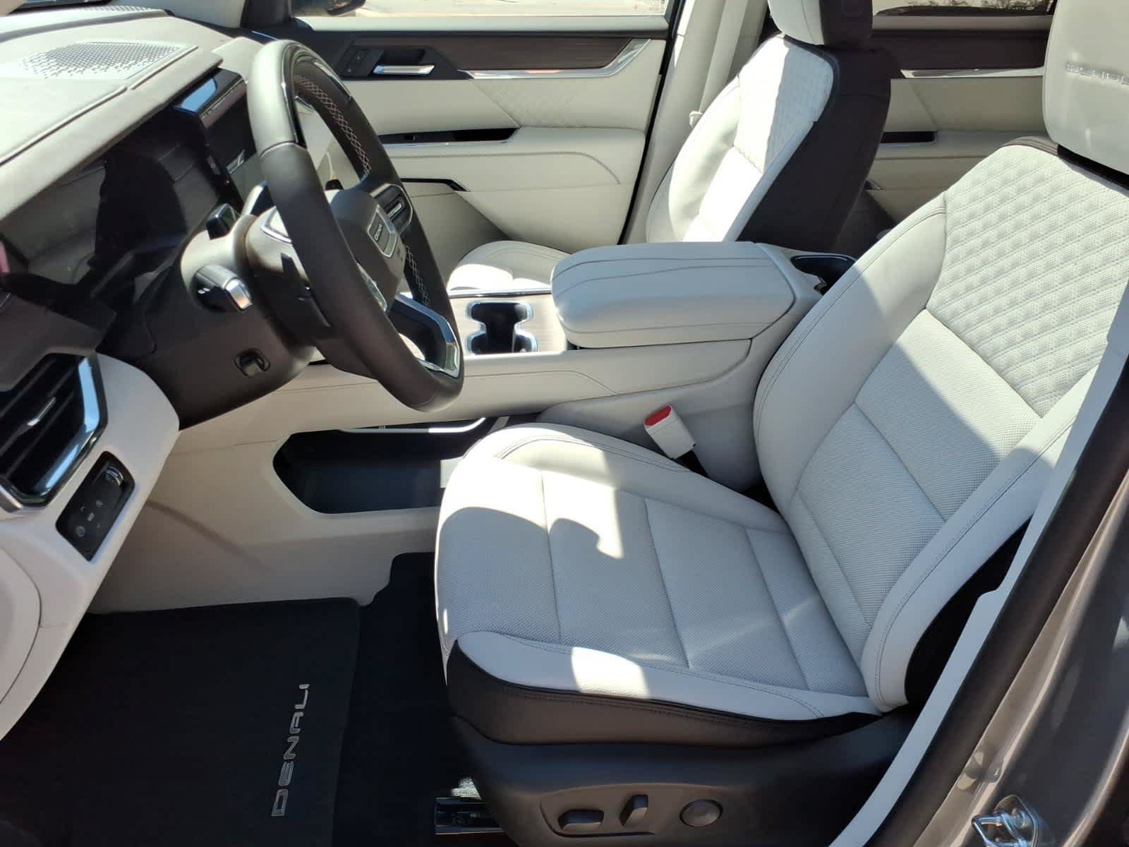 New 2027 GMC Acadia Denali FWD image 2