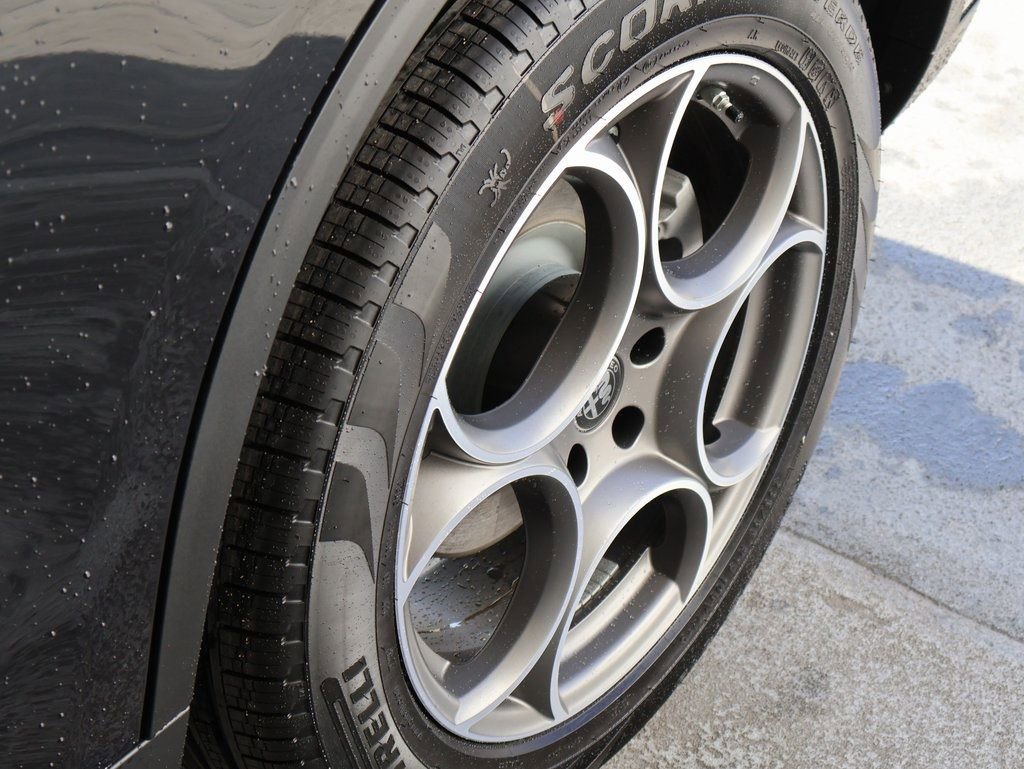 New 2025 Alfa Romeo Stelvio Sprint image 40