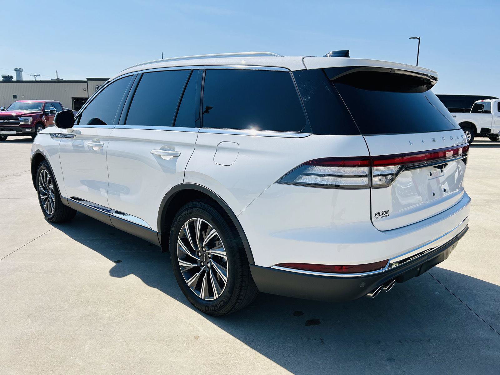 Used 2025 Lincoln Aviator AWD image 44