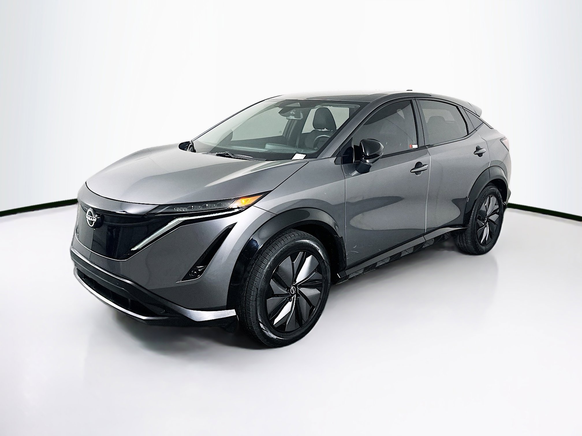 Used 2023 Nissan Ariya AWD image 3