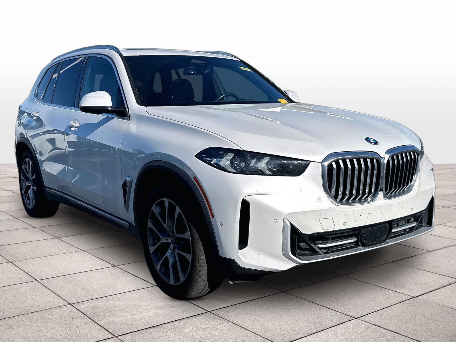 Used 2024 BMW X5 xDrive50e w/ Climate Comfort Package AWD/4WD image 3