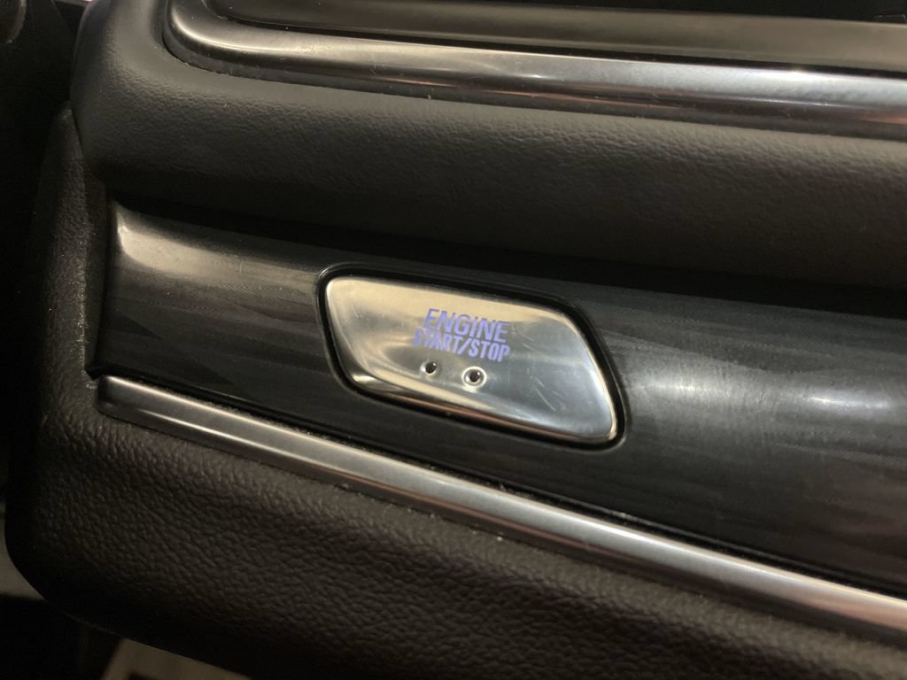 Used 2022 Buick Enclave Essence w/ LPO, Floor Liner Package FWD image 10