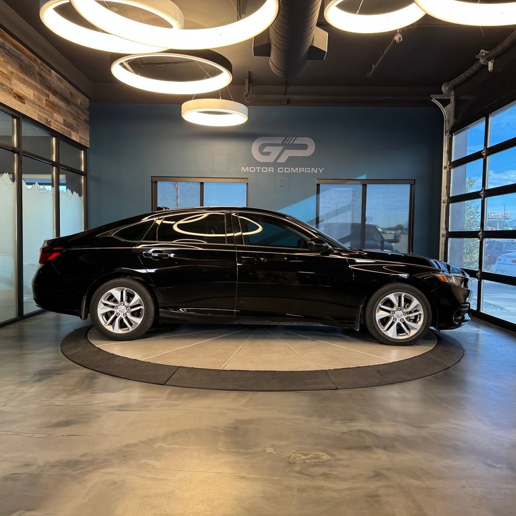 Used 2018 Honda Accord LX image 2