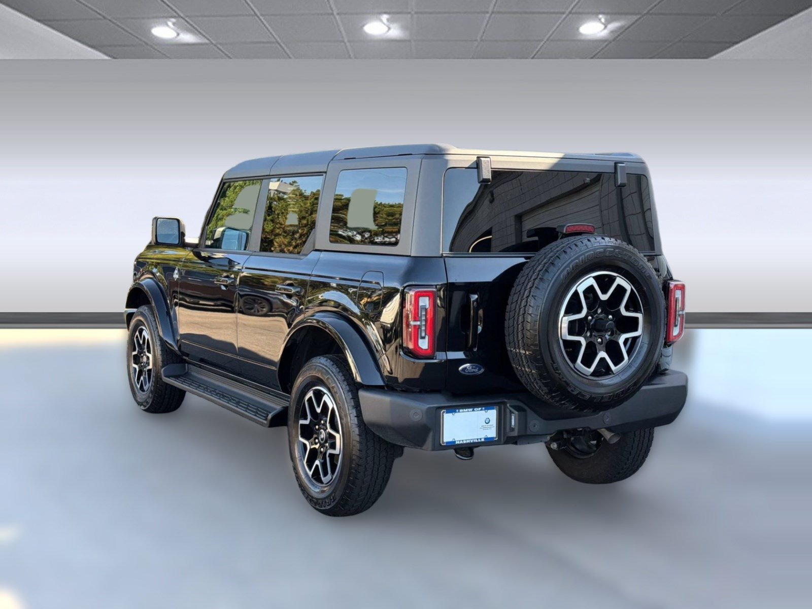 Used 2025 Ford Bronco Outer Banks AWD/4WD image 3
