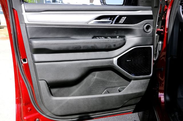 New 2026 Jeep Grand Wagoneer Limited AWD/4WD image 16