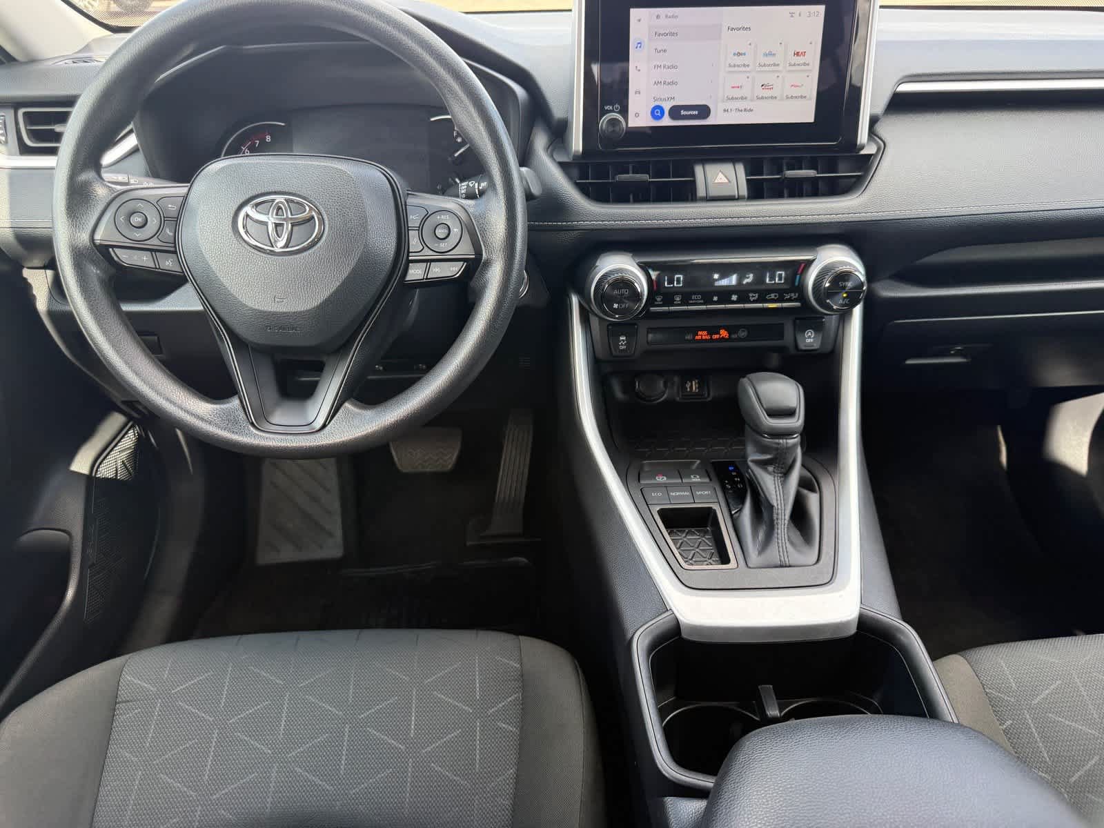 Used 2025 Toyota RAV4 XLE FWD image 26