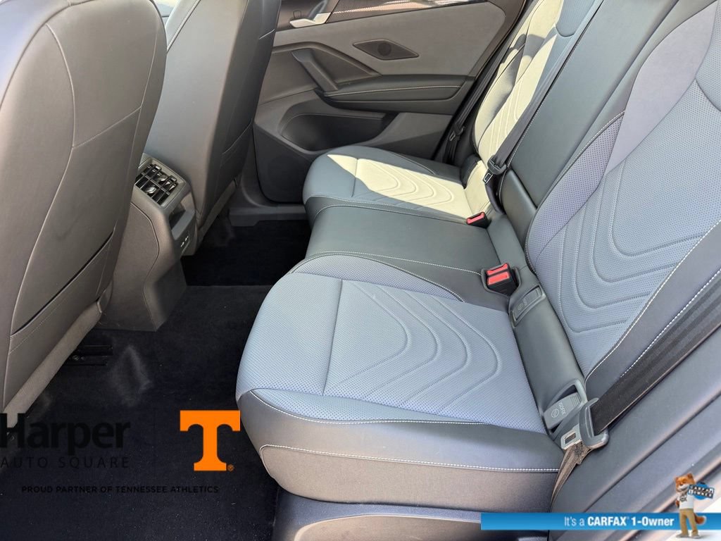 Used 2025 Volkswagen Tiguan SE w/ Panoramic Sunroof Package AWD/4WD image 10