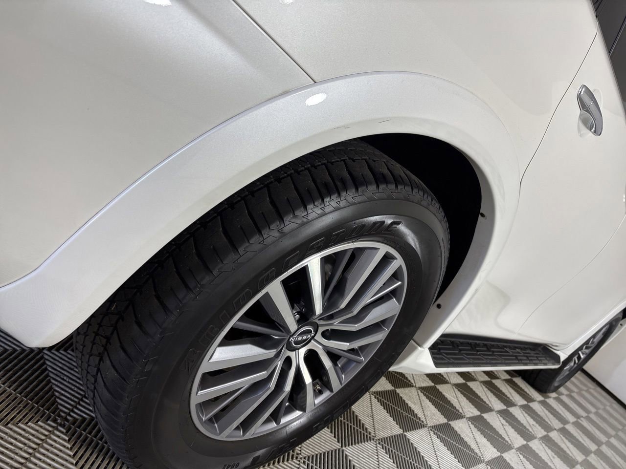 Used 2024 Nissan Armada SL w/ Captain's Chairs Package image 39