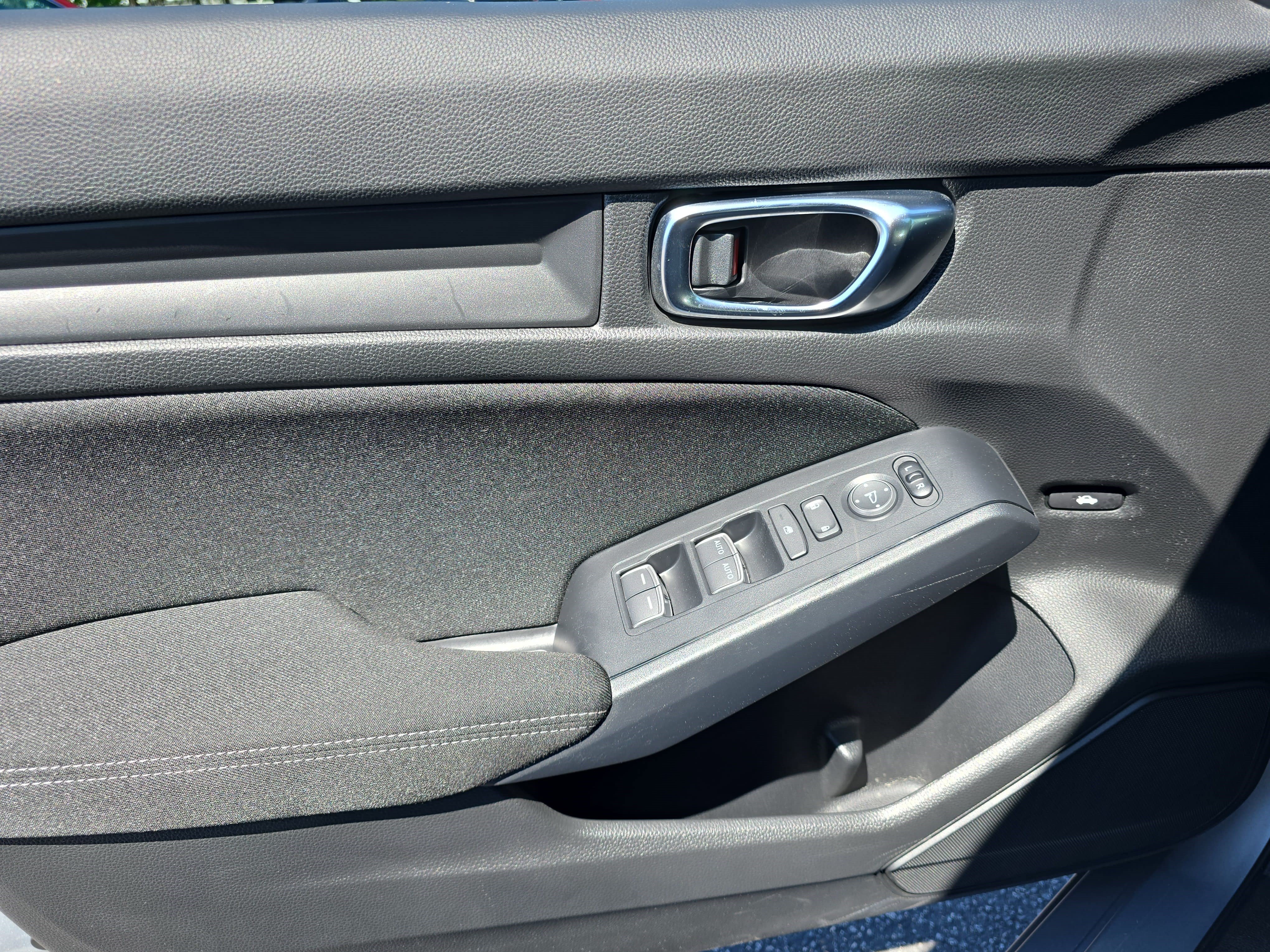 Certified 2025 Honda Civic Sport image 25
