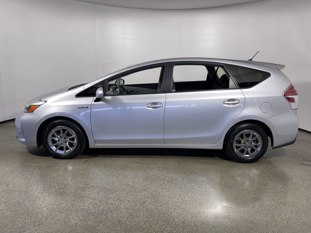 Used 2016 Toyota Prius V Two FWD image 6