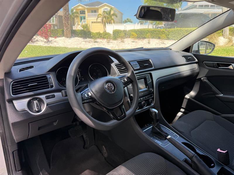 Used 2018 Volkswagen Passat 2.0T S FWD image 10
