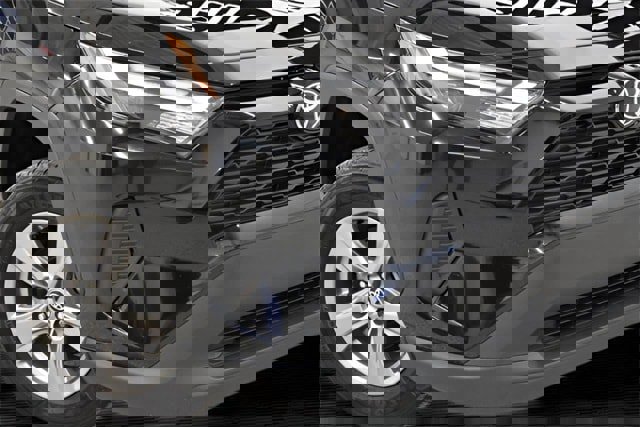 Used 2025 Toyota RAV4 LE image 15