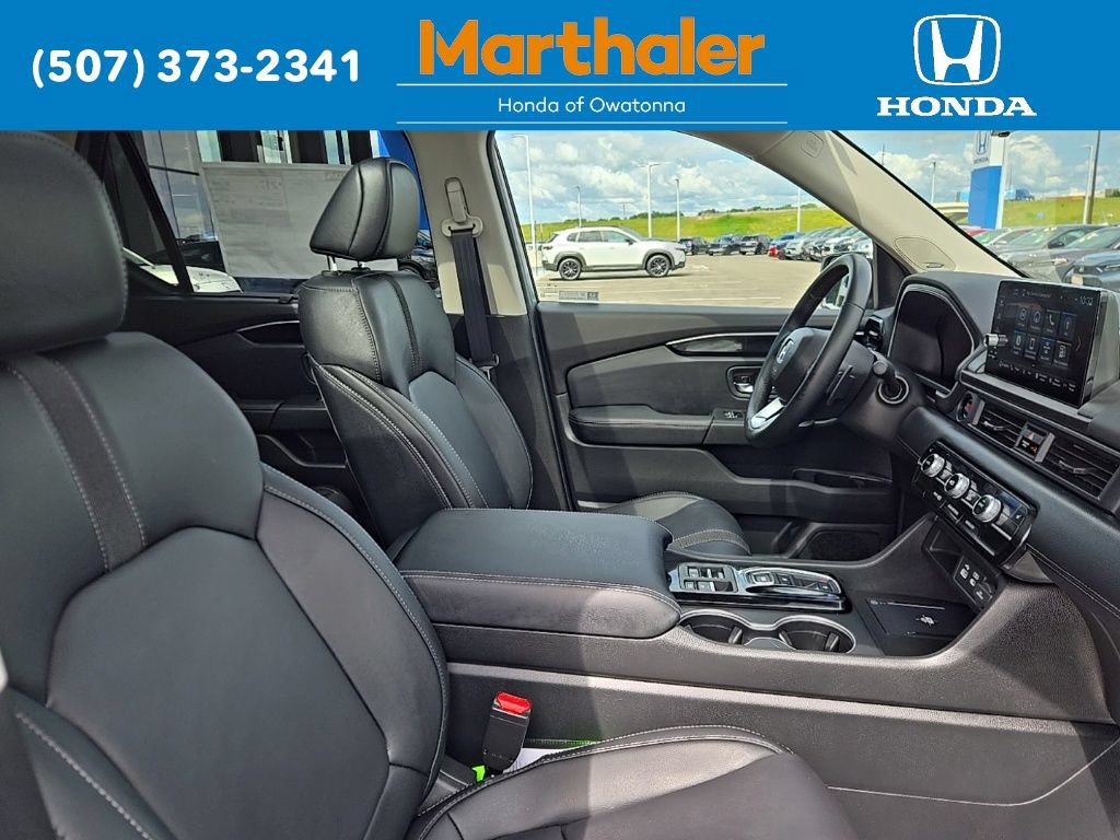 Used 2025 Honda Pilot Touring image 20