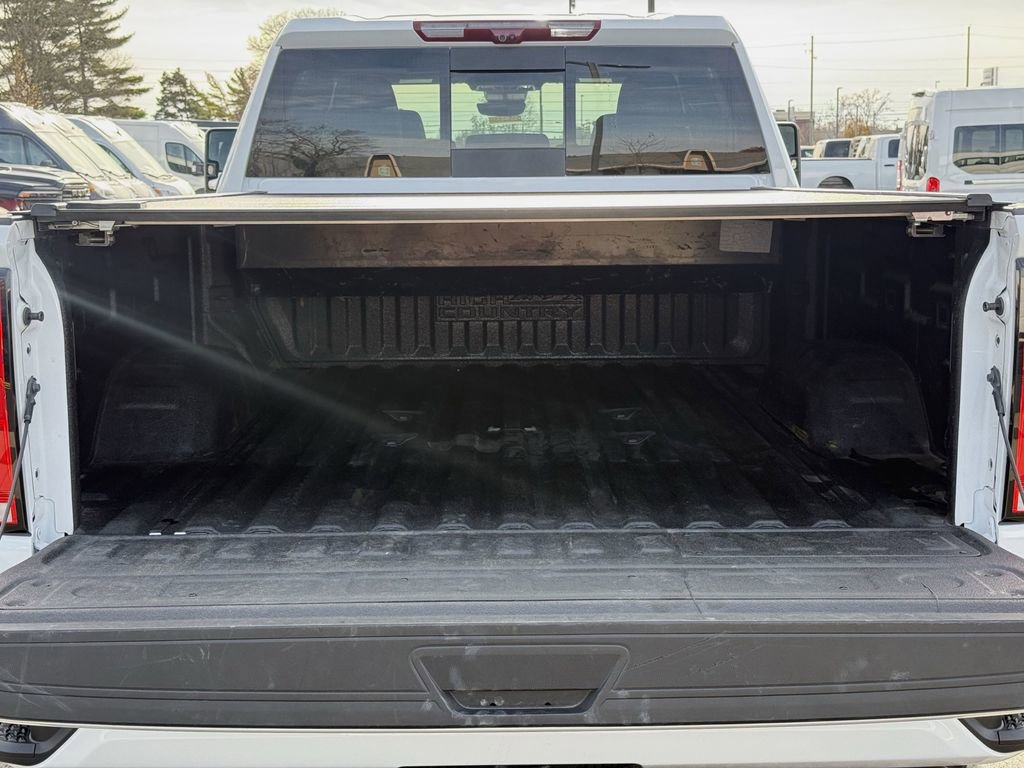 Used 2024 Chevrolet Silverado 3500 High Country w/ Technology Package image 7