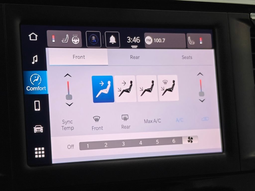 Used 2023 Chrysler Voyager LX FWD image 36
