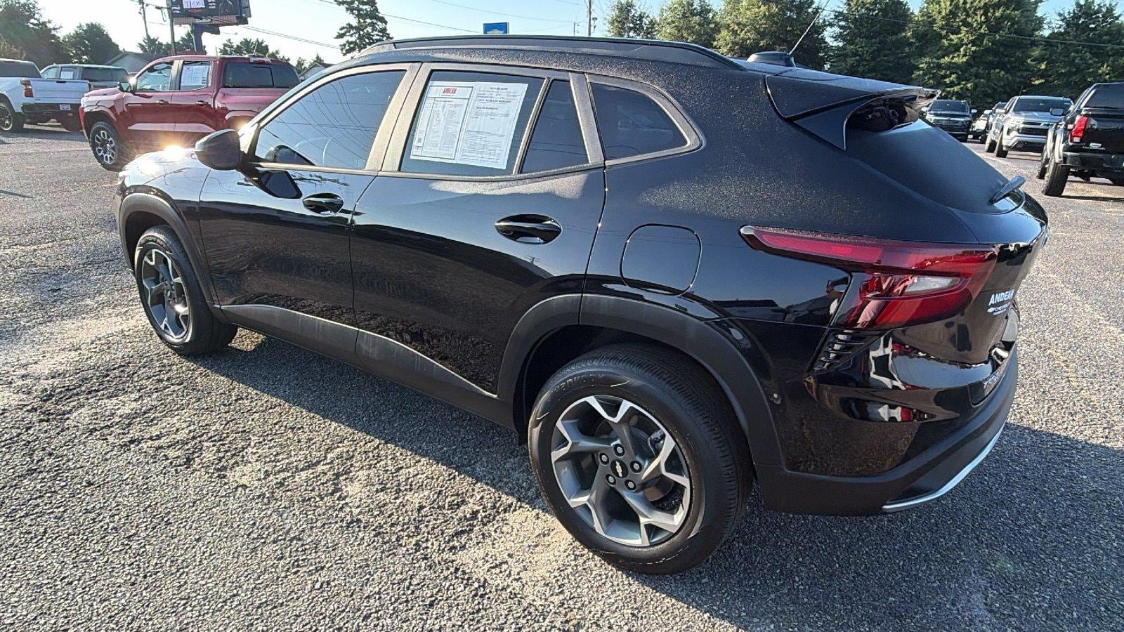 Used 2024 Chevrolet Trax LT w/ Driver Confidence Package FWD image 10