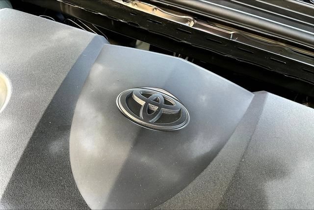 Used 2025 Toyota Camry SE FWD image 33