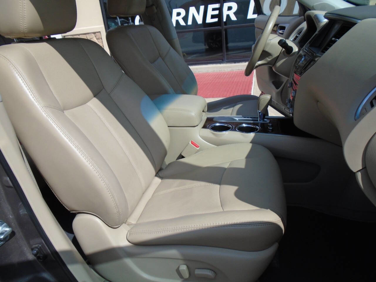 Used 2014 Nissan Pathfinder Platinum w/ Platinum Premium Package FWD image 14