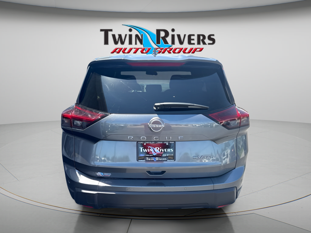 Used 2024 Nissan Rogue SV AWD/4WD image 3