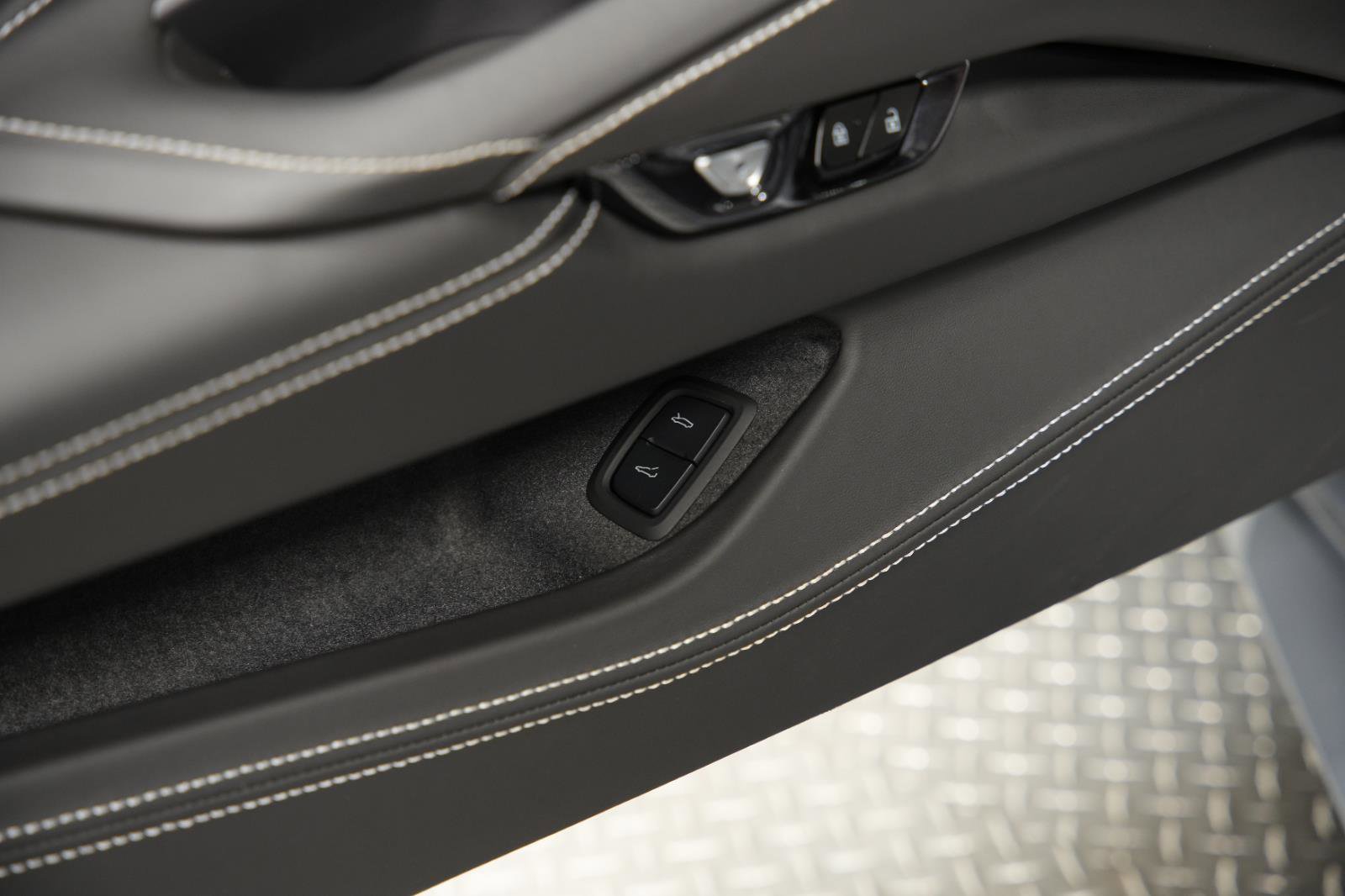 Used 2024 Chevrolet Corvette Stingray Premium Conv w/ Stealth Interior Trim Package image 45