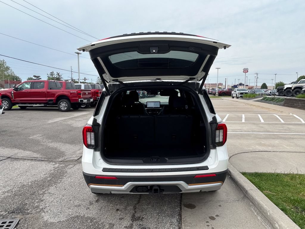 Used 2026 Ford Explorer Tremor w/ Tremor Convenience Package AWD/4WD image 17