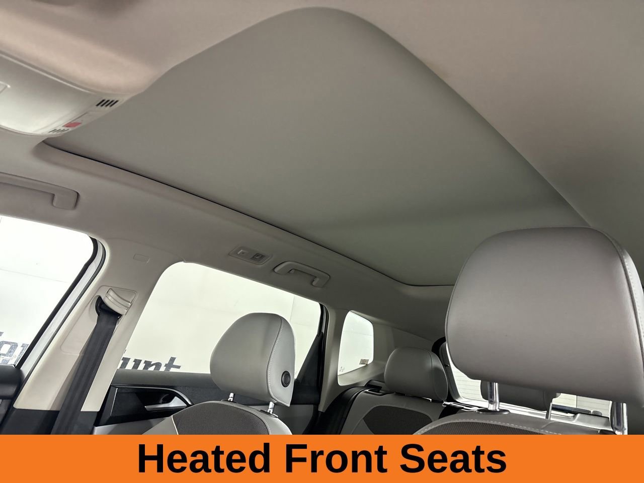 Used 2023 Volkswagen Taos SE w/ Panoramic Sunroof Package image 10