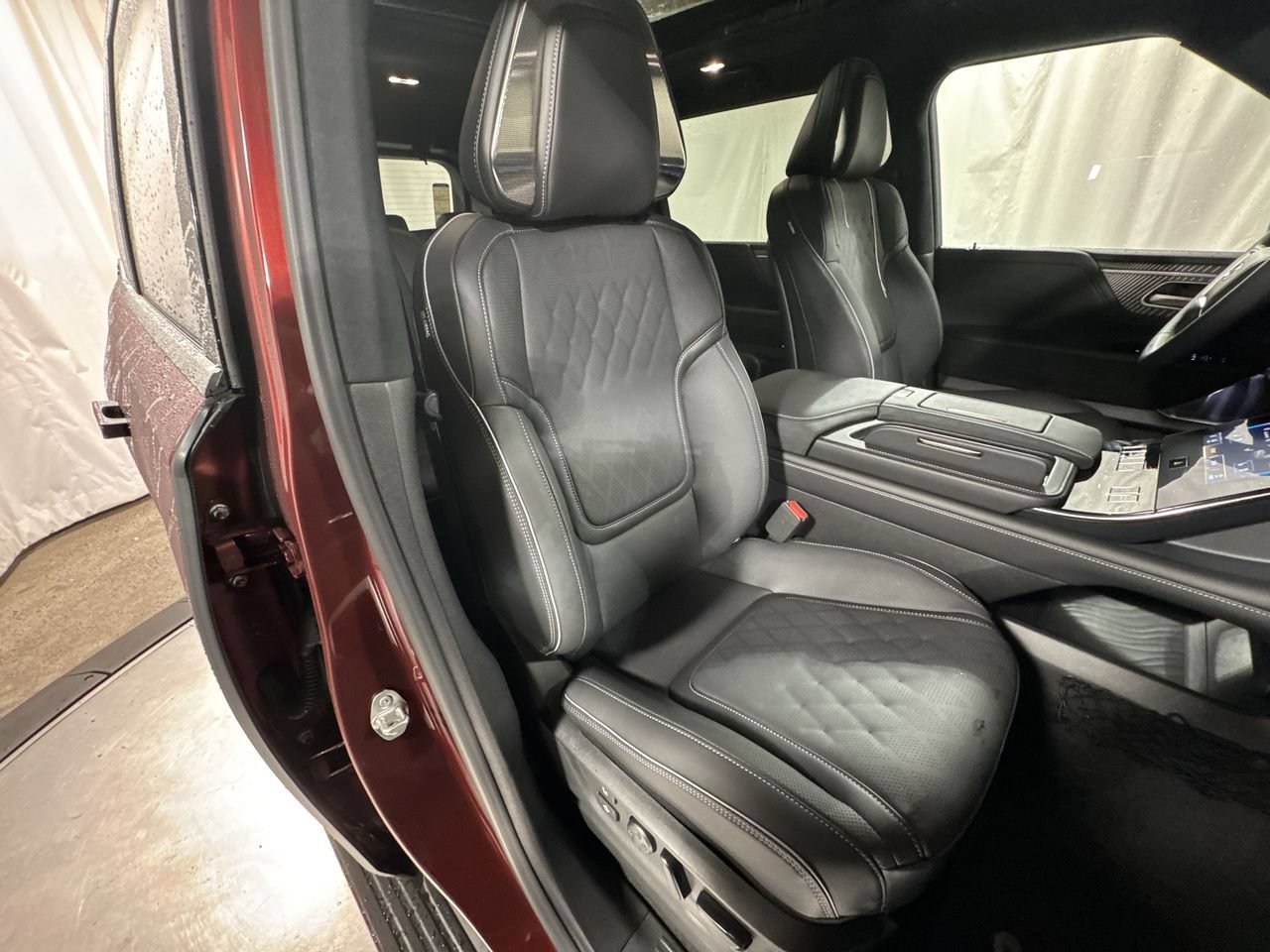 New 2026 INFINITI QX80 Autograph w/ Premium Cargo Package AWD/4WD image 35