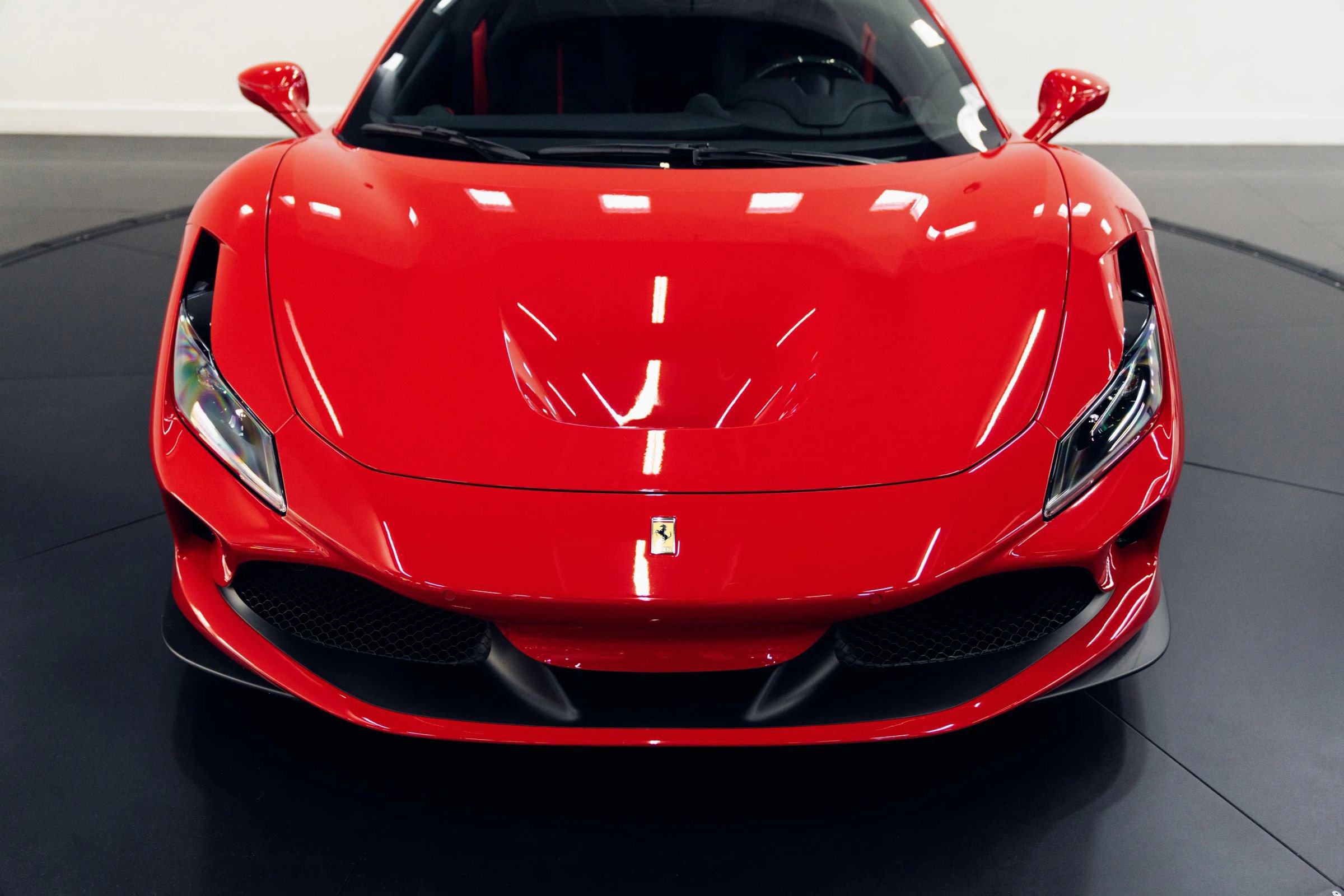 Used 2021 Ferrari F8 Spider image 12