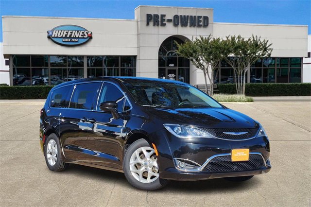 Certified 2018 Chrysler Pacifica Touring Plus w/ Tire & Wheel Group