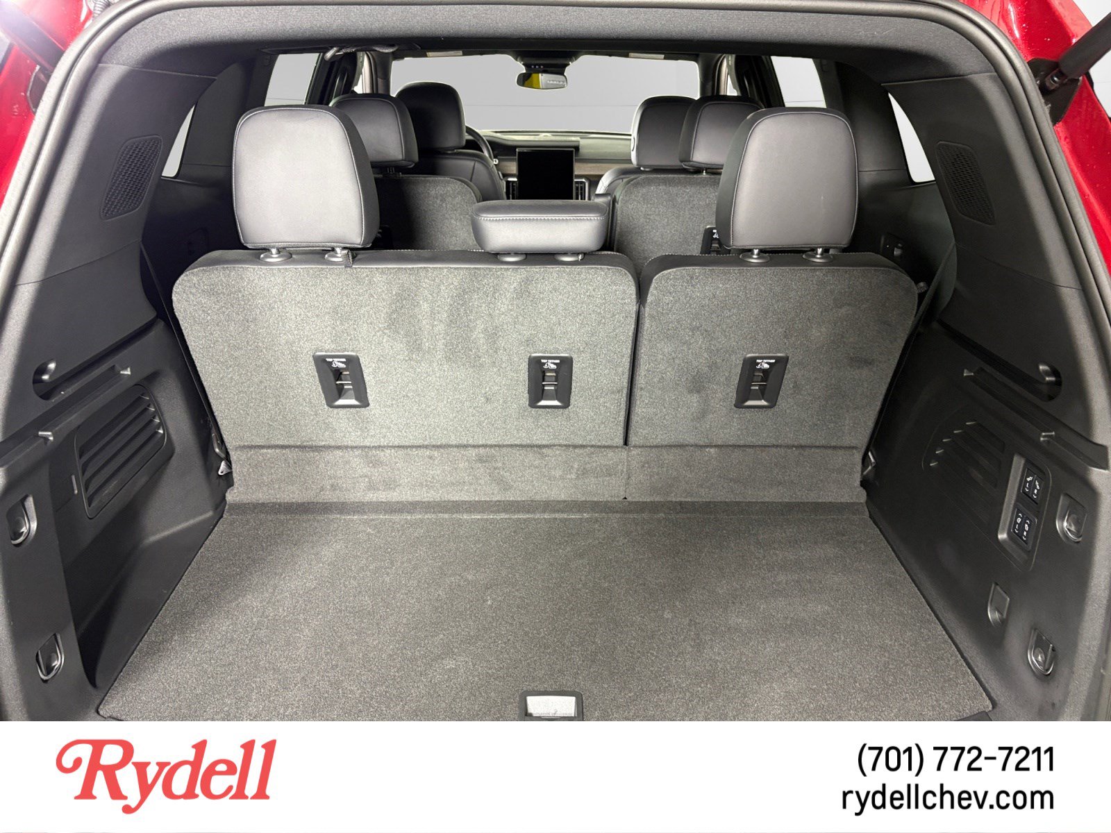 Used 2025 GMC Acadia Denali w/ LPO, Floor Liner Package image 19