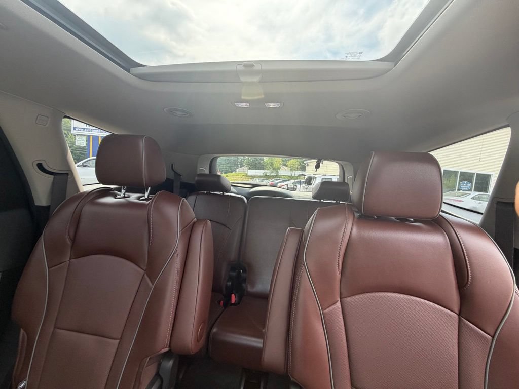 Used 2019 Buick Enclave Avenir w/ Avenir Technology Package AWD/4WD image 37