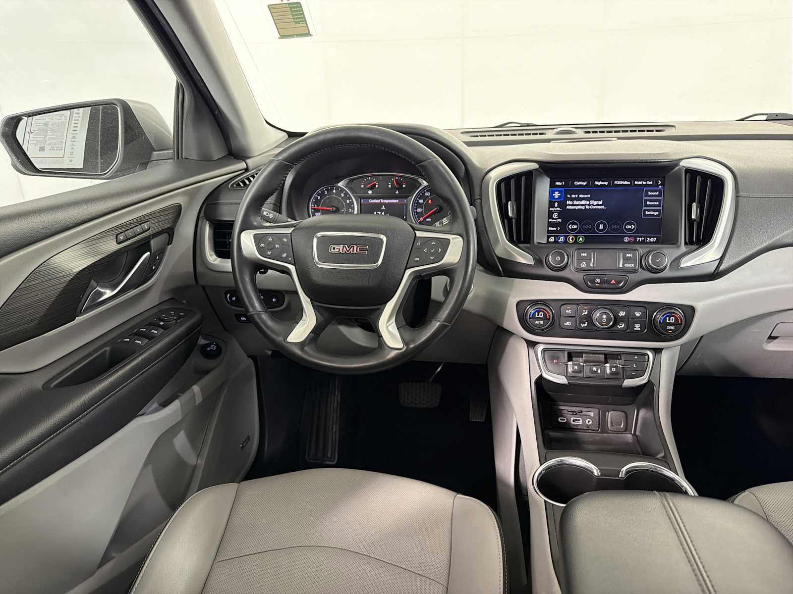 Used 2022 GMC Terrain SLT w/ Infotainment Package II FWD image 22