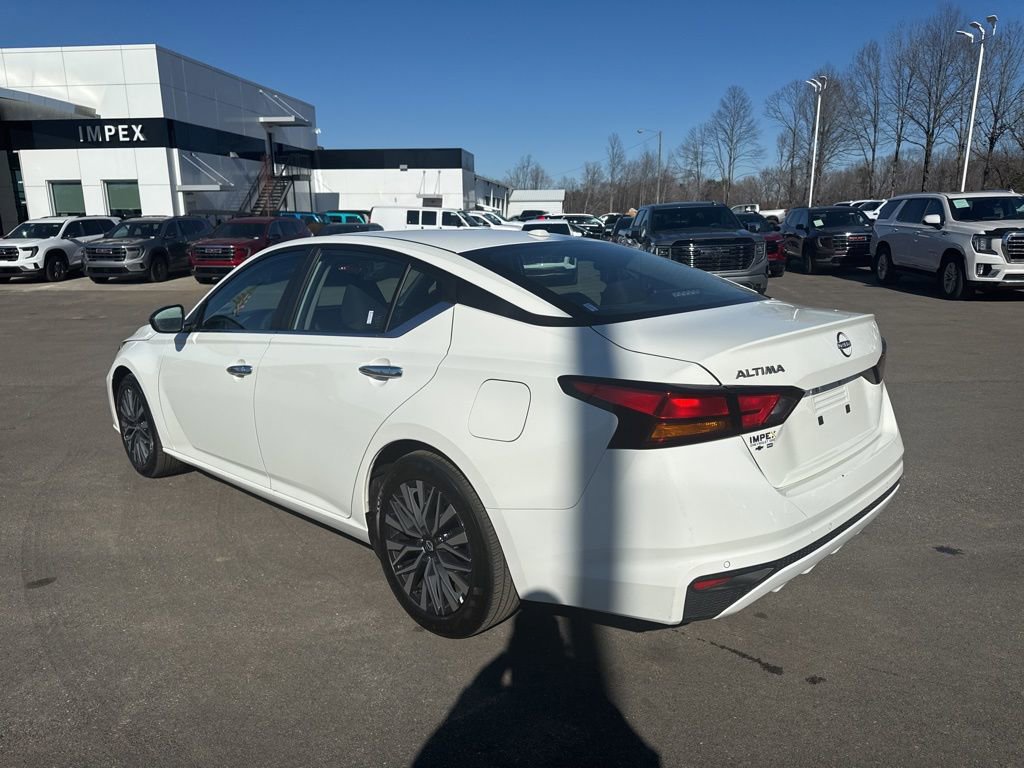 Used 2025 Nissan Altima 2.5 SV image 3