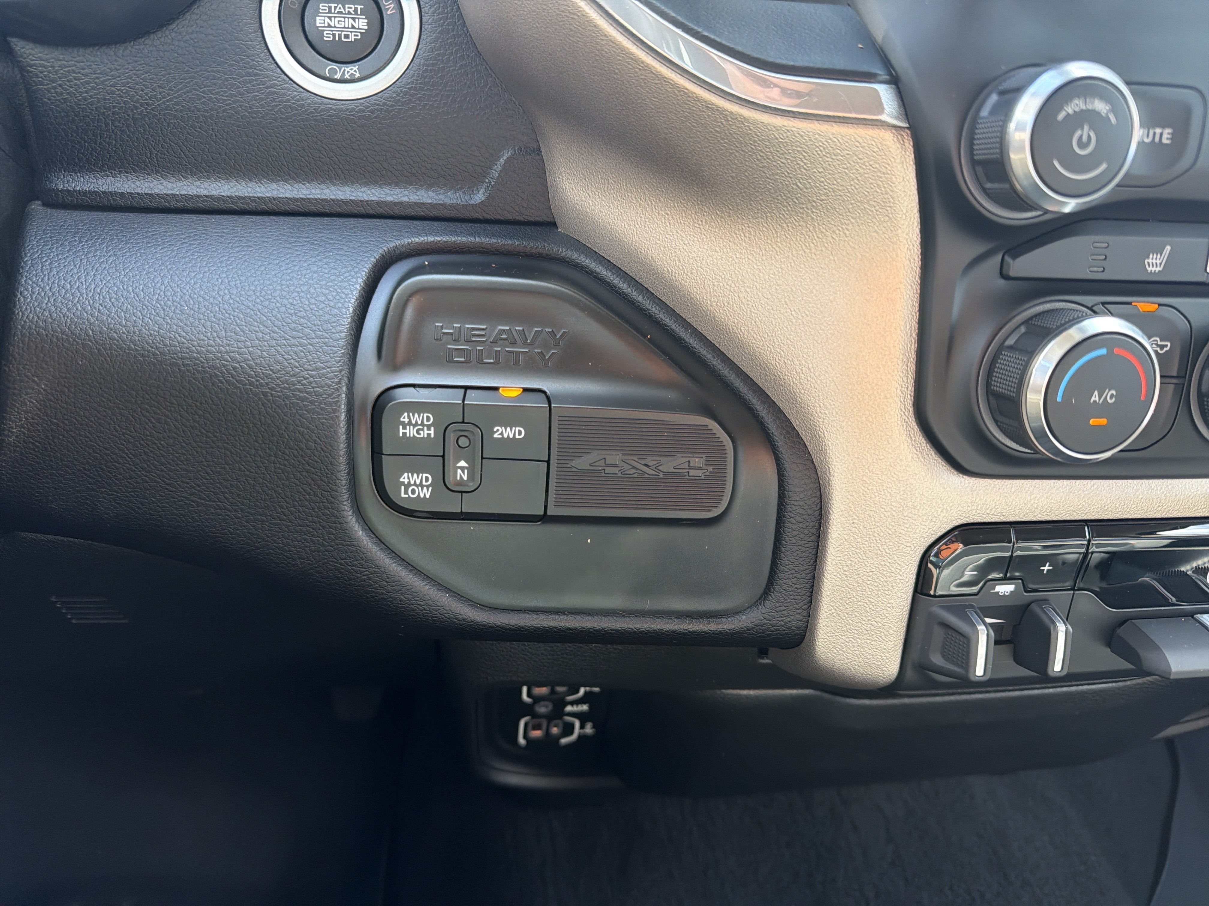 Used 2022 RAM 2500 Laramie AWD/4WD image 23