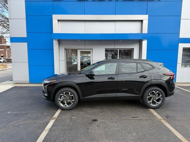 New 2026 Chevrolet Trax LT w/ Sunroof Package FWD image 5