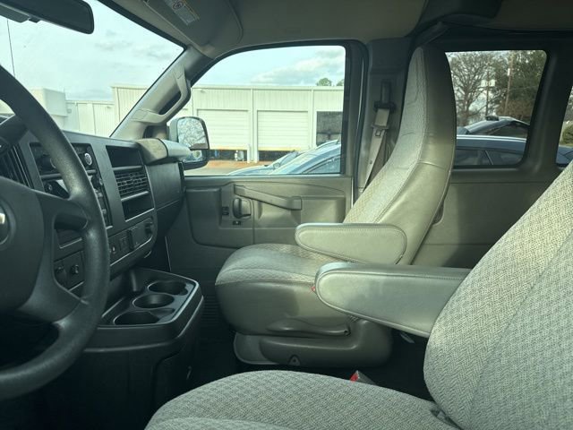 Used 2023 Chevrolet Express 3500 LT w/ LT Preferred Equipment Group image 7