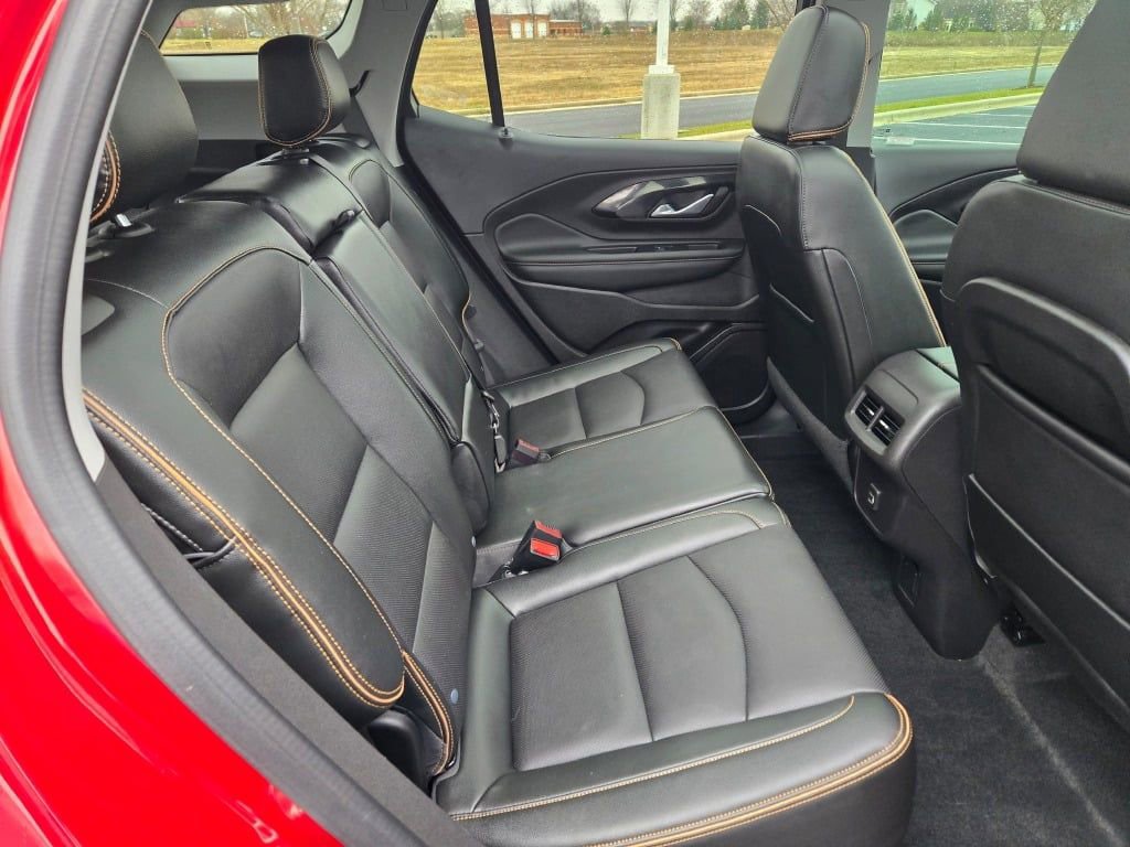 Used 2024 GMC Terrain AT4 w/ Infotainment Package II image 11