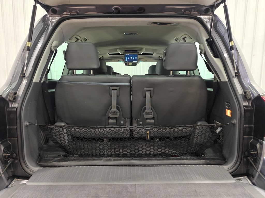 Used 2008 Lexus LX 570 4WD image 32