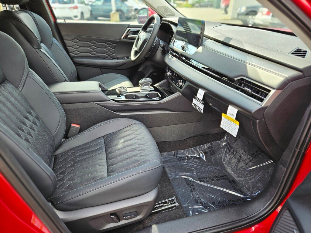 New 2025 Mitsubishi Outlander SEL image 10