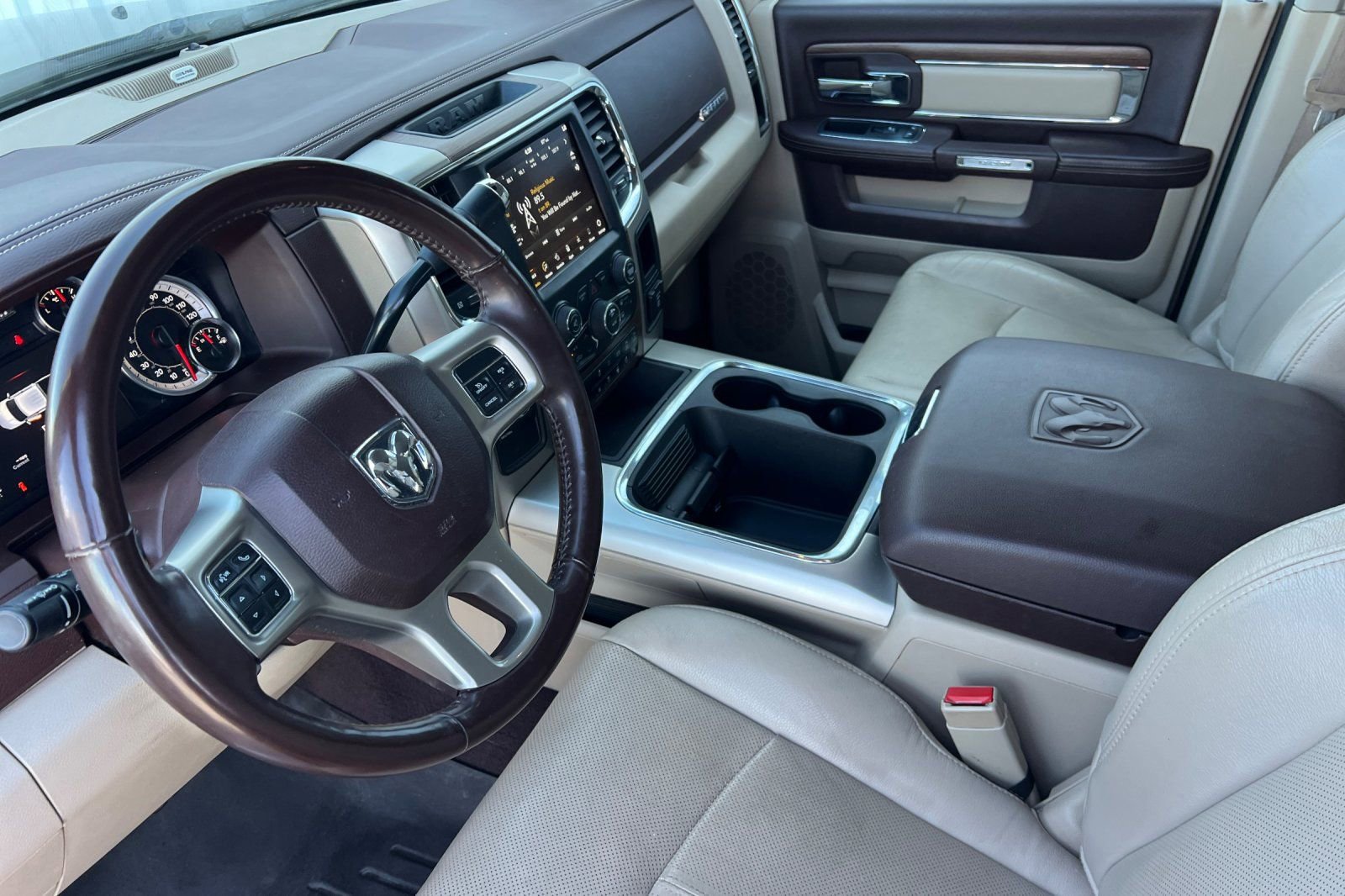 Used 2018 RAM 3500 Laramie AWD/4WD image 10