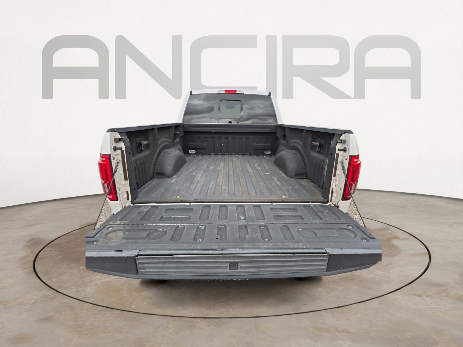 Used 2015 Ford F150 Lariat w/ Equipment Group 502A Luxury AWD/4WD image 11