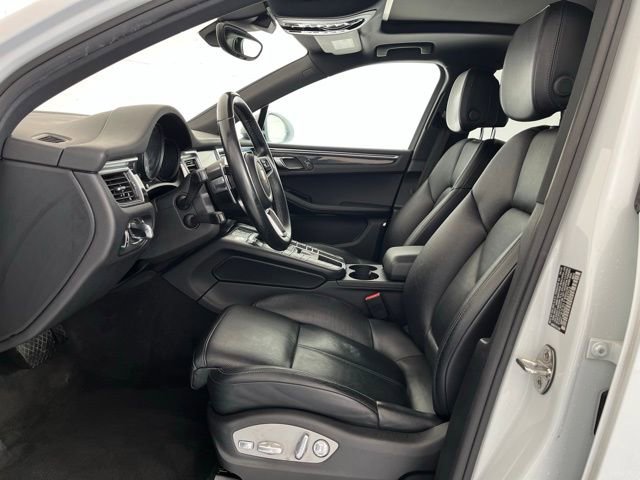 Used 2018 Porsche Macan S image 11