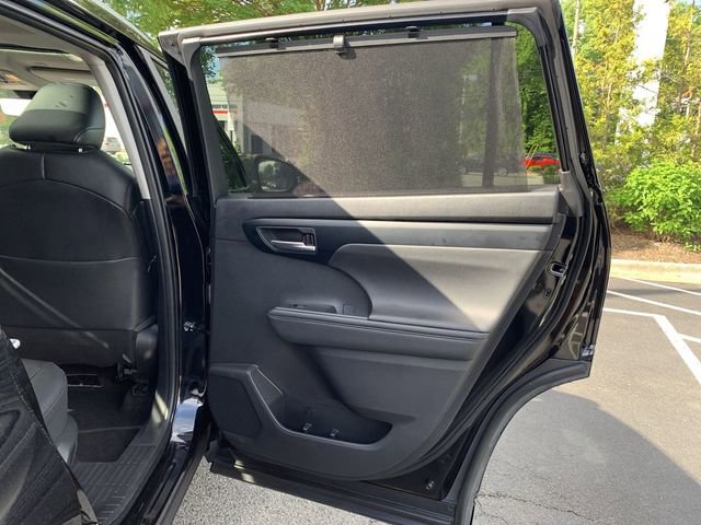 Used 2023 Toyota Highlander XLE image 11