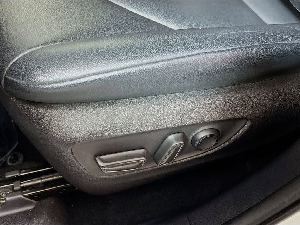 Certified 2020 Toyota Highlander XLE AWD/4WD image 18