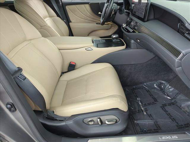 Used 2024 Lexus LS 500 RWD image 21