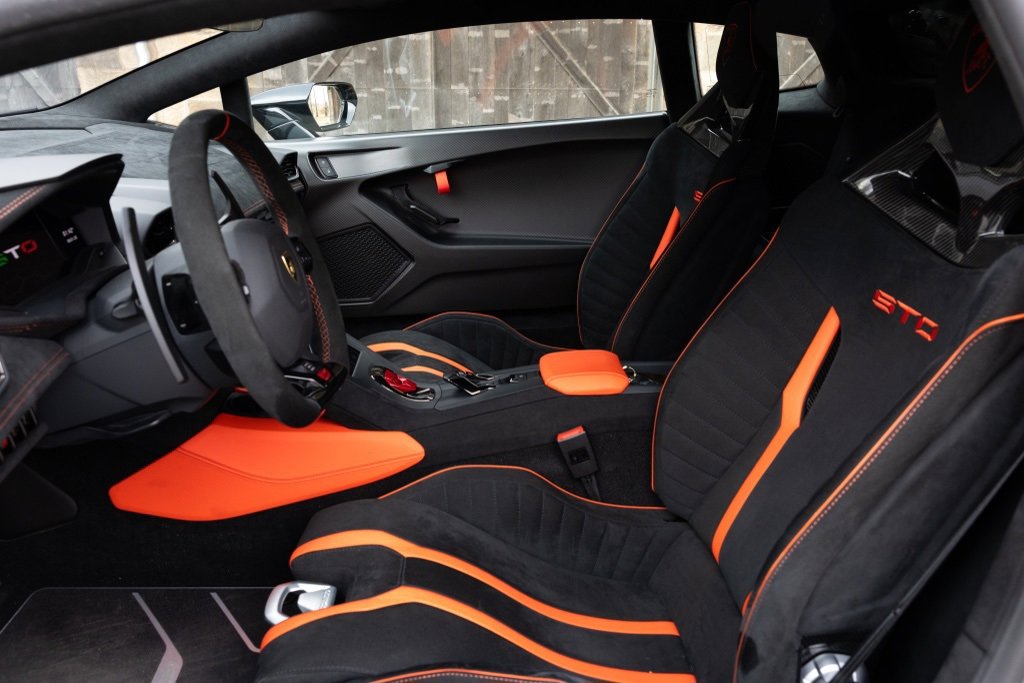 Used 2022 Lamborghini Huracan STO image 30