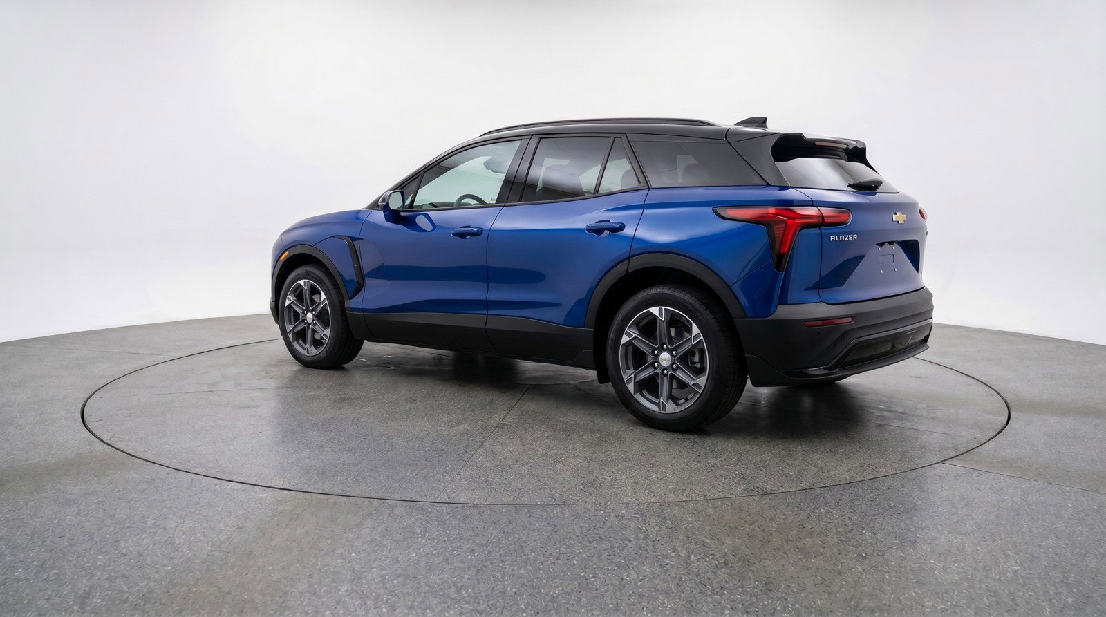 Used 2025 Chevrolet Blazer LT FWD image 6